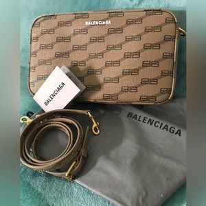 BALENCIAGA SIGNATURE MEDIUM CAMERA BAG BB MONOGRAM COATED CANVAS IN BEIGE